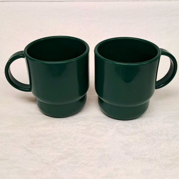 Vintage set of 2 green TUPPERWARE stackable mugs - Picture 1 of 5
